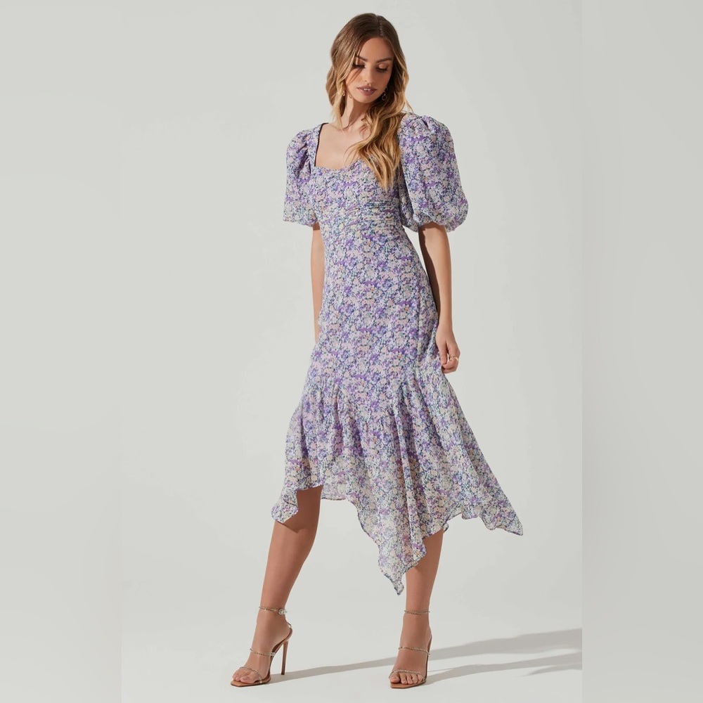 ASTR The Label Floral Short Sleeve Asymmetrical Hem Midi Dress Medium Brand New
